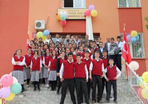 Oltu'da 2. Anadolu Lisesi sevinci